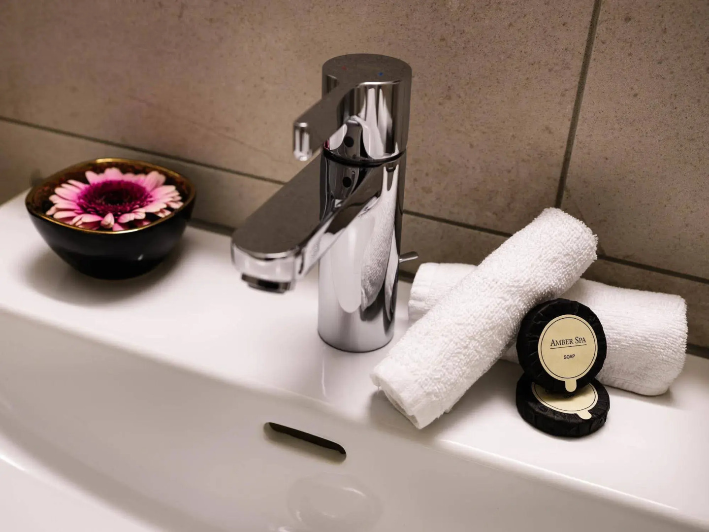 The Lubo - self check-in