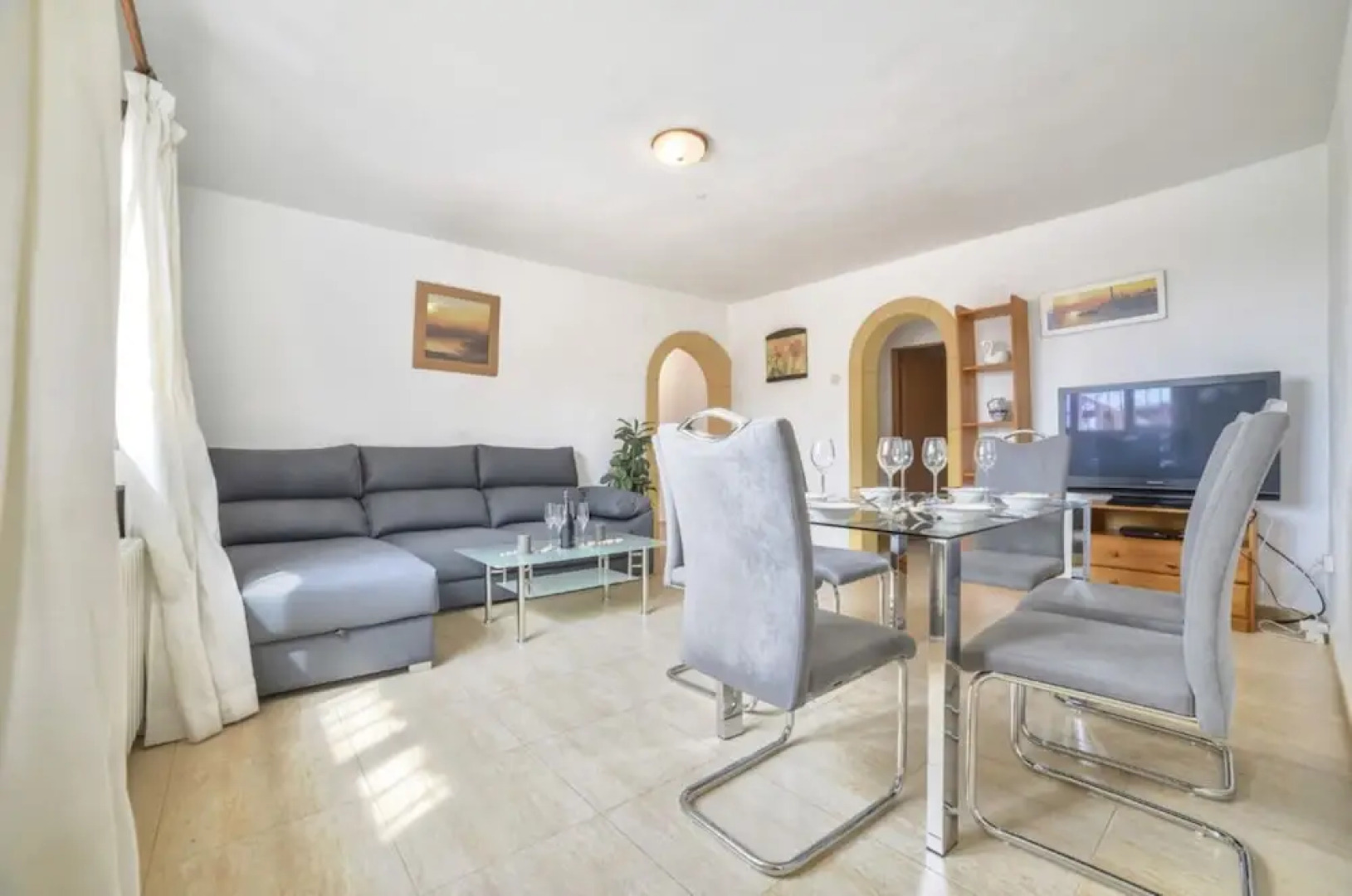 Villa - 6 Bedrooms with Pool - 105026