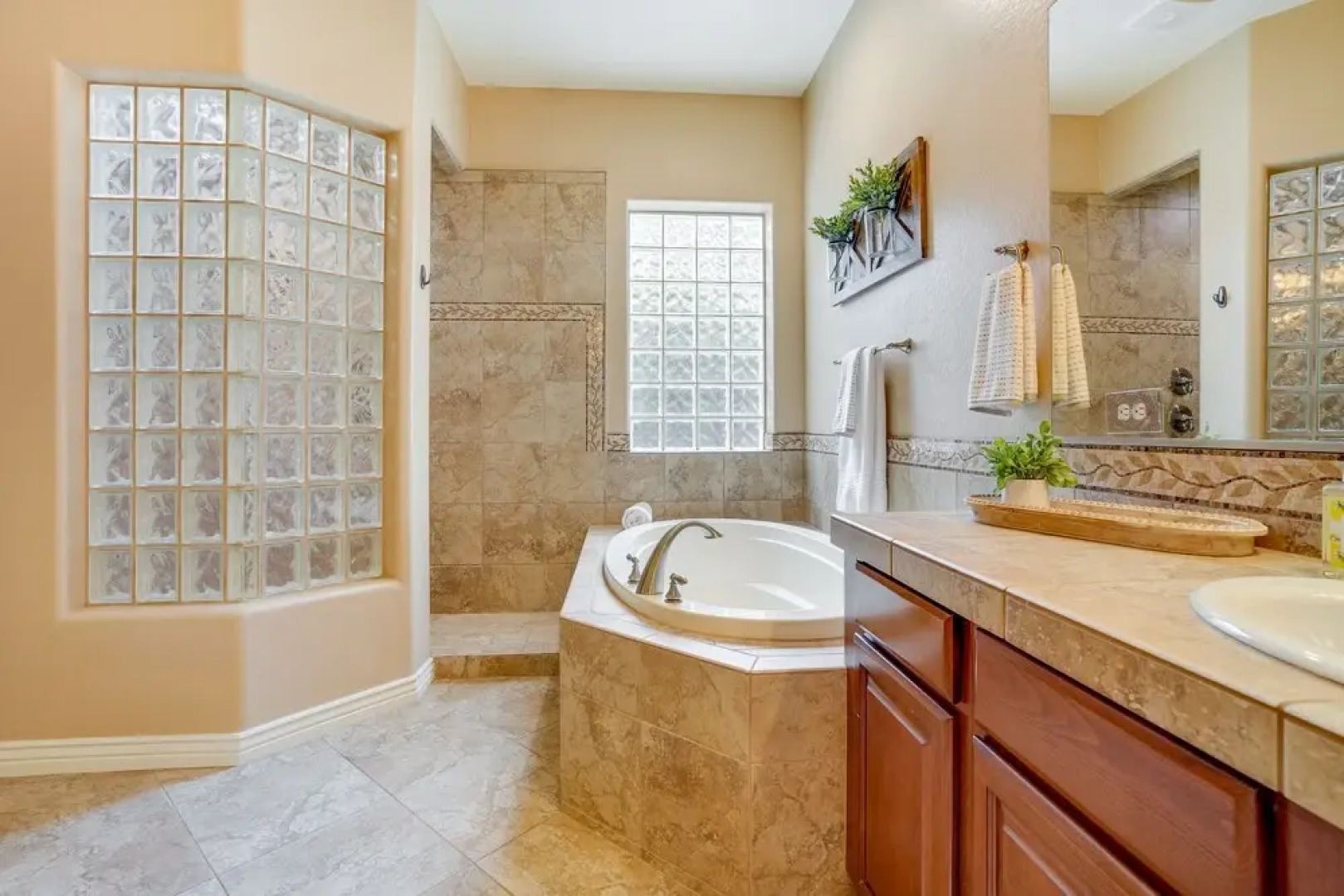 Goodyear Oasis w/ Private Pool & Hot Tub!