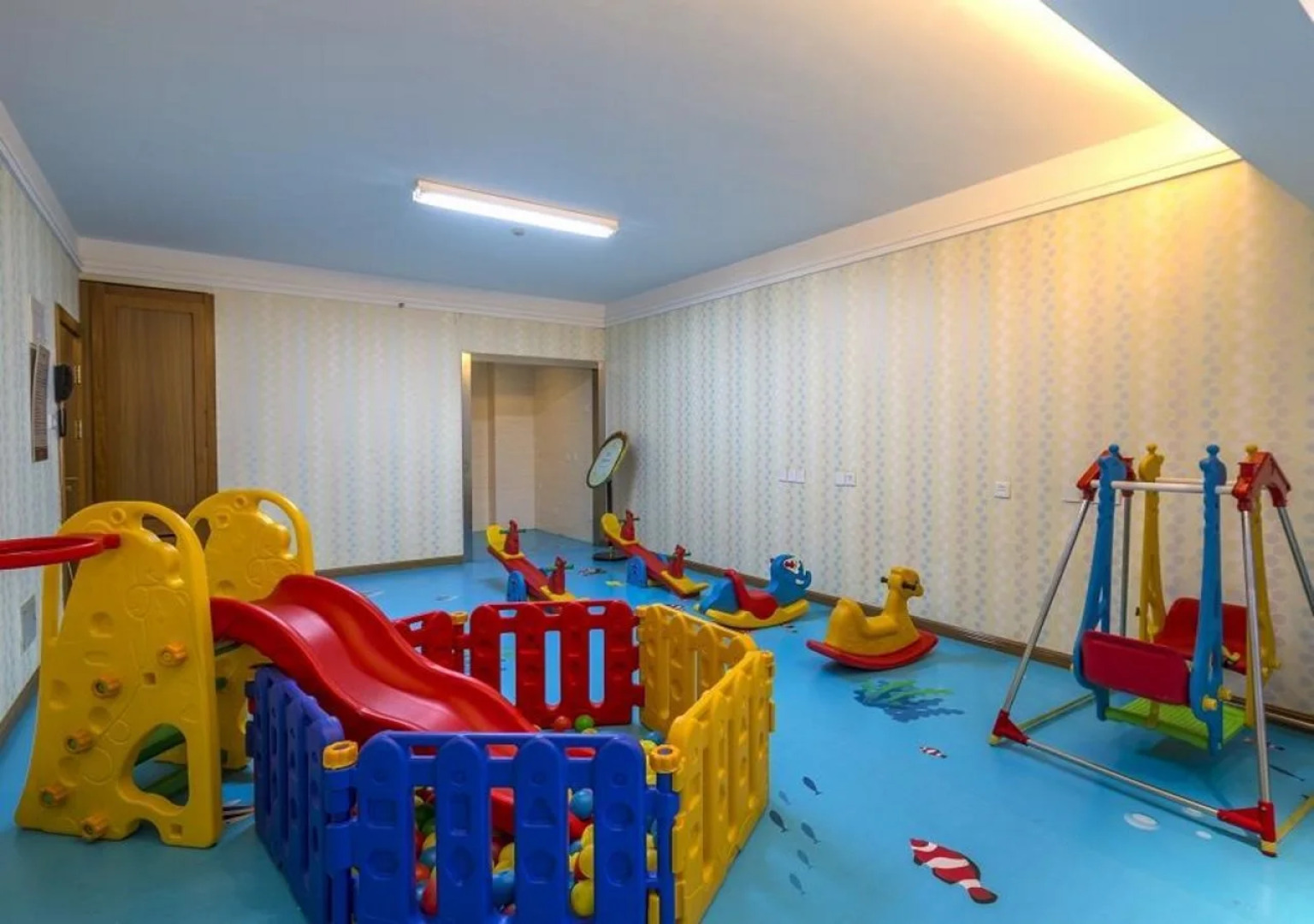 Peninsula Season Hotel Apartment