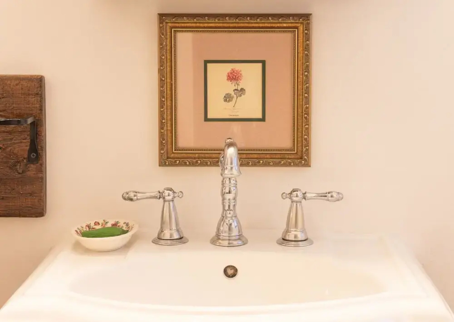 Pioneer Guest Cabins