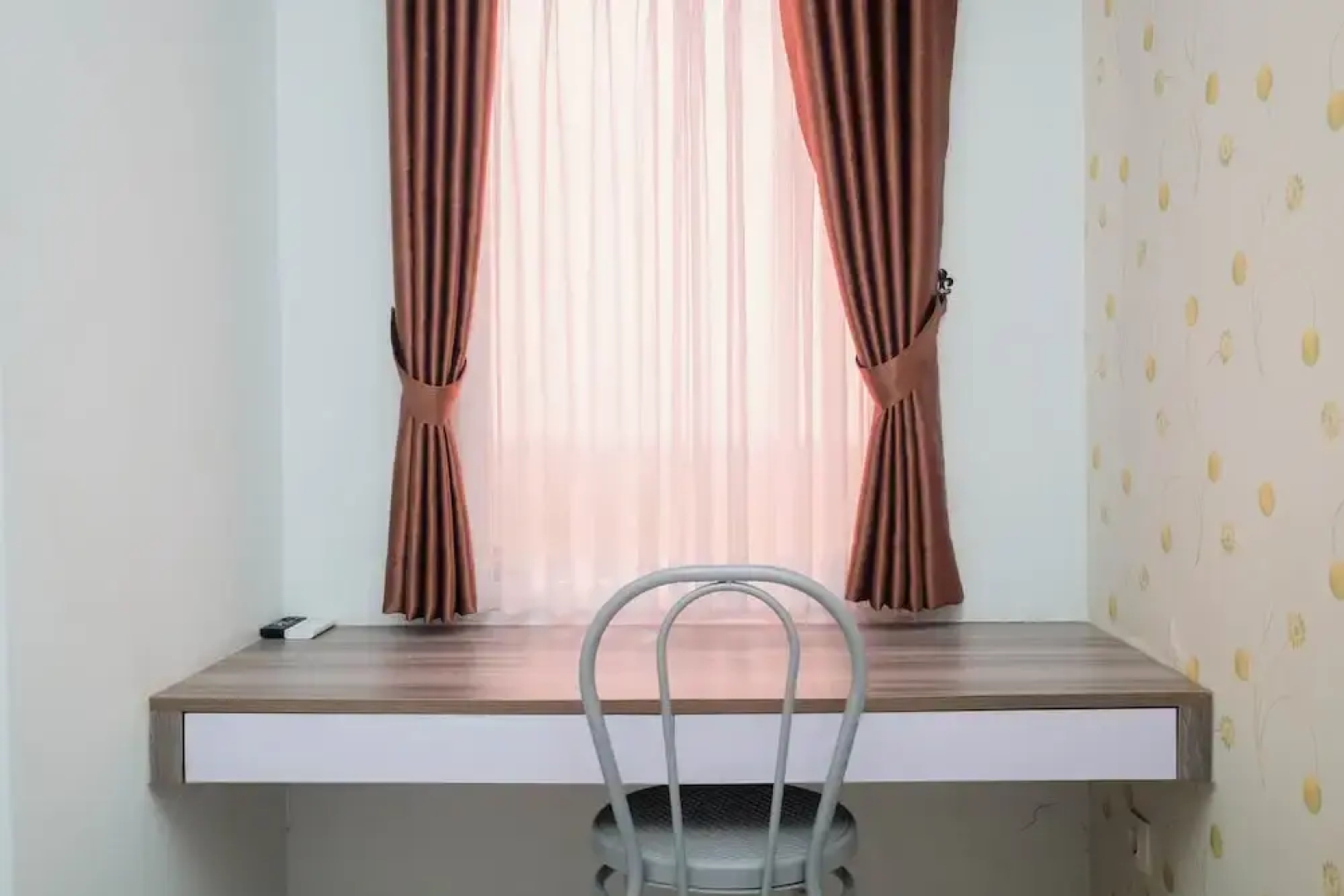 Minimalist Tamansari Mahogany Studio Apartment with City View