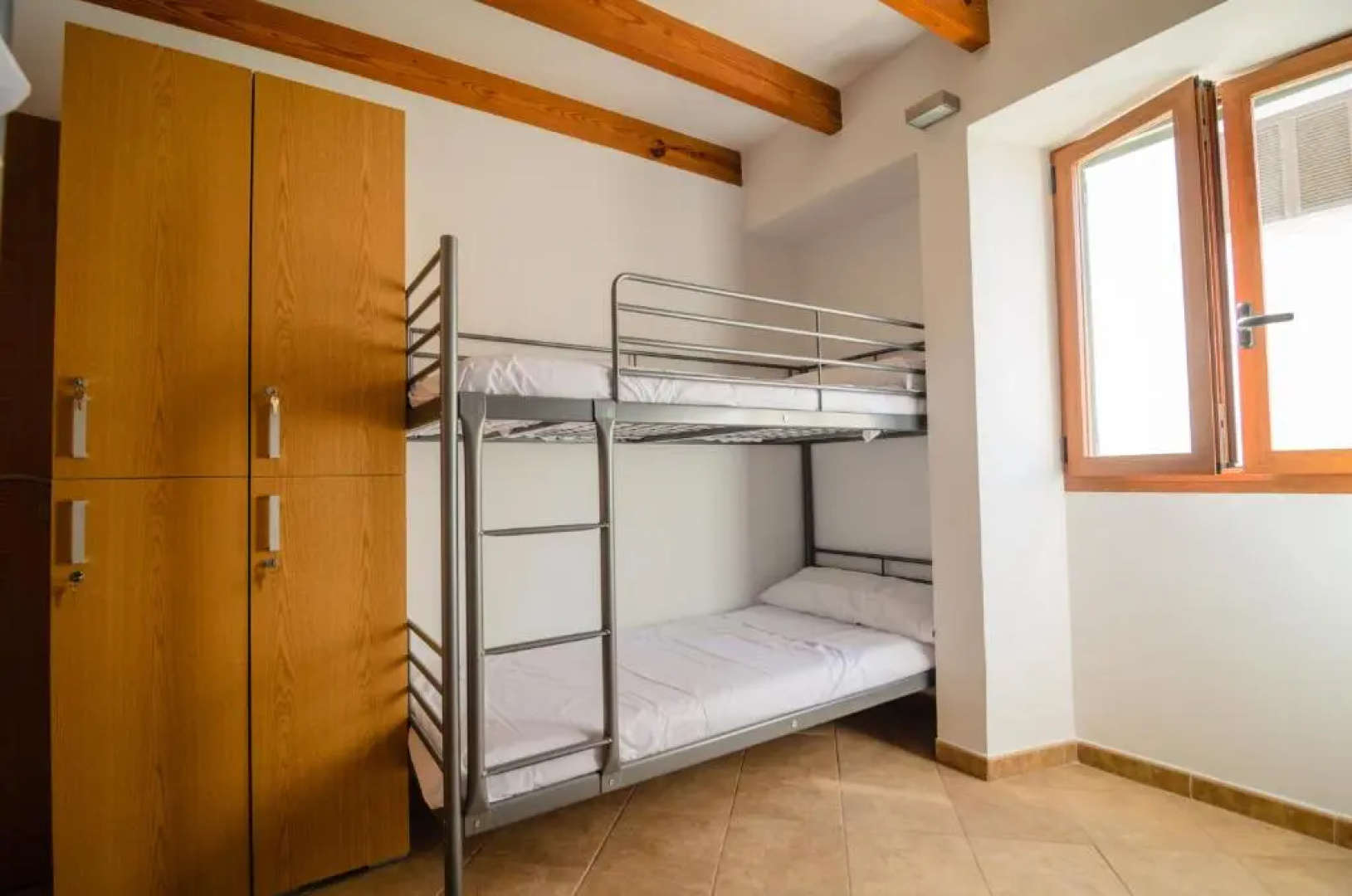 Хостел Embat Alberg Juvenil