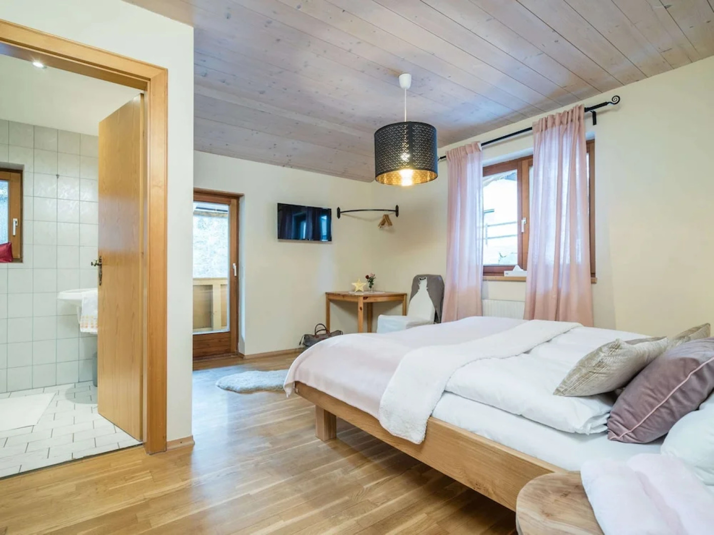 Boutique Holiday Home in Kirchberg with Hot Tub