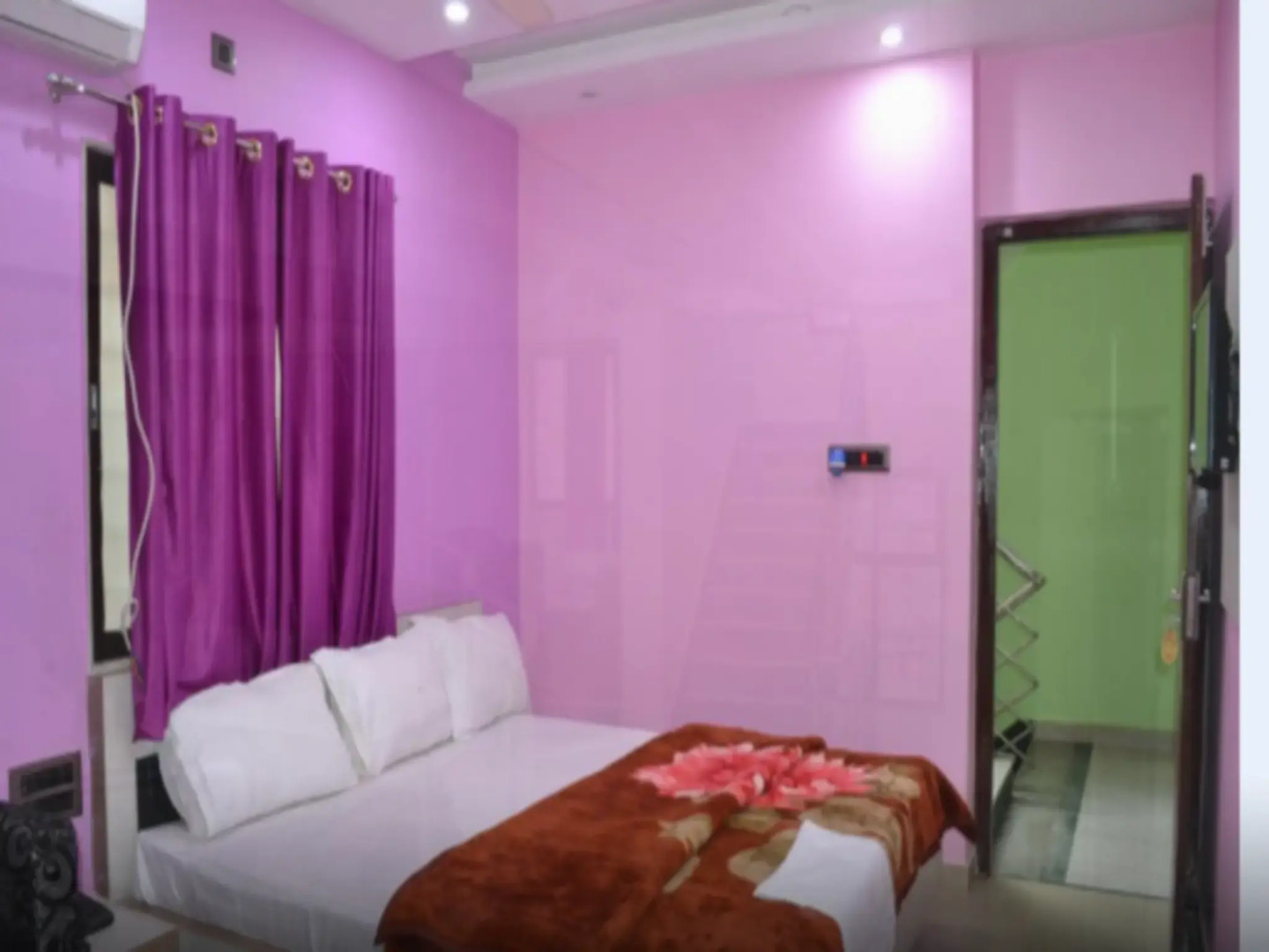 Hotel The Royal Buddha