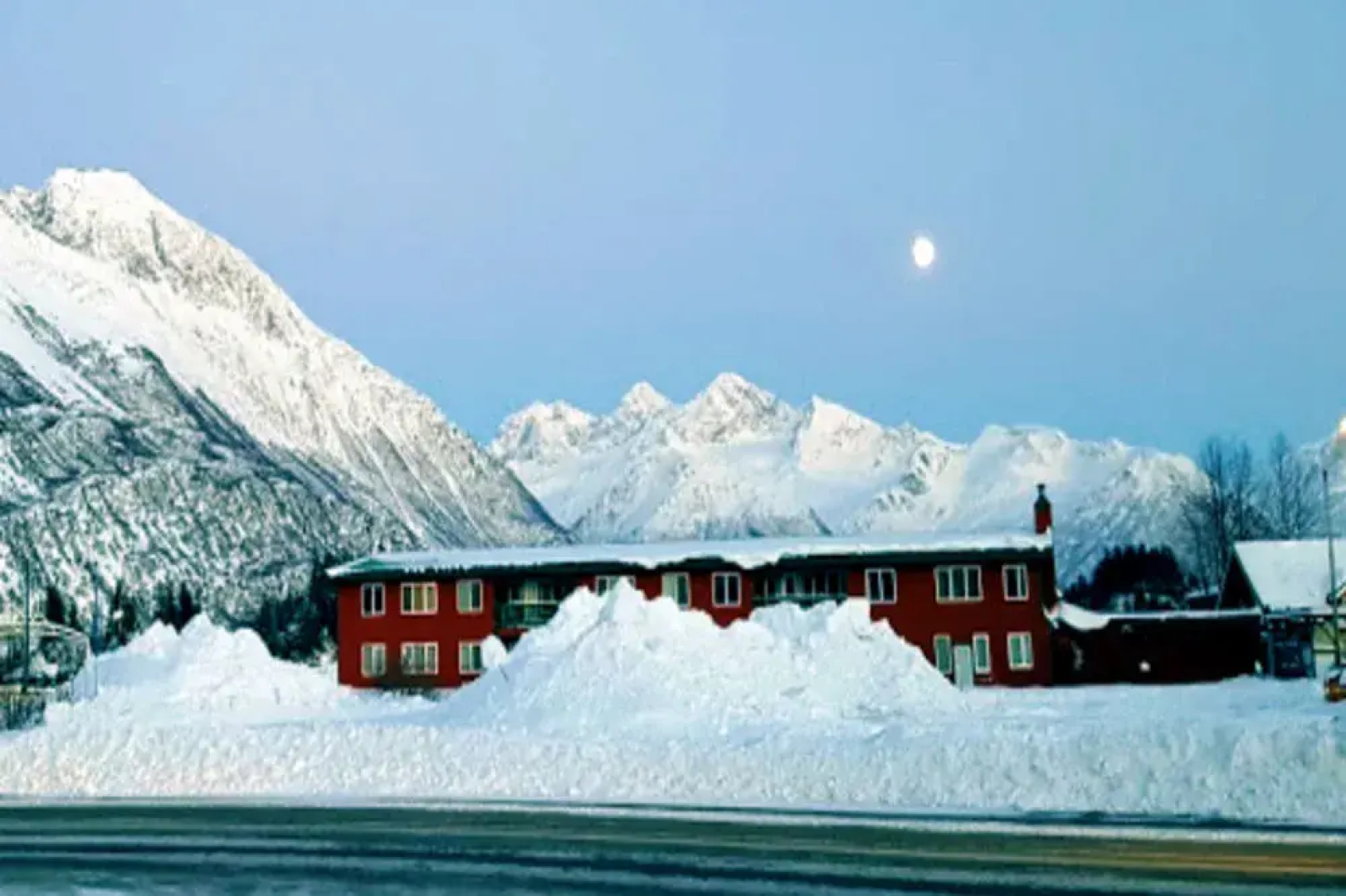 Totem Hotel and Suites