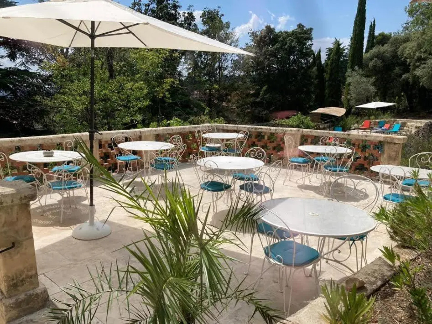 Les Horizons 4 SAISONS - Piscine chauffée Toute l'année - SPA- Jacuzzi - MASSAGE- SAUNA - 800m centre ville Nyons