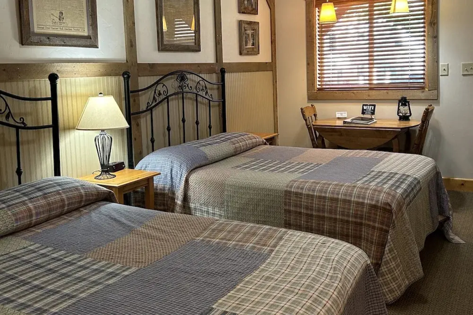 Moore's Old Pine Inn