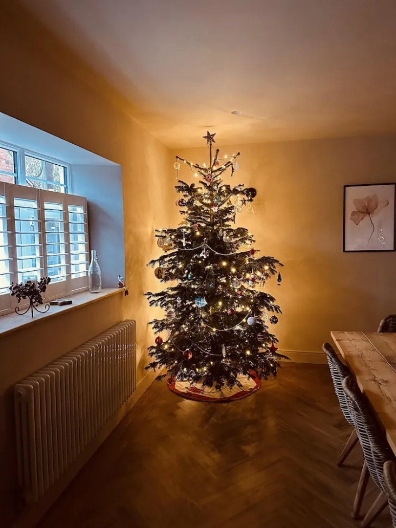 Luxury Group Celebration House With Hot Tub & Bar!