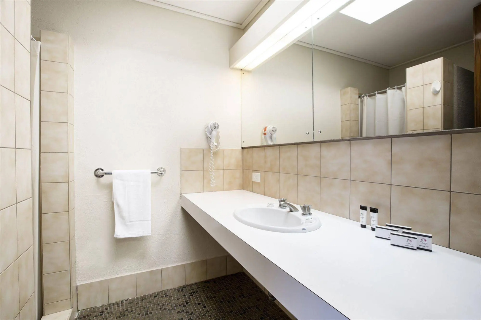 Nightcap at Gateway Hotel