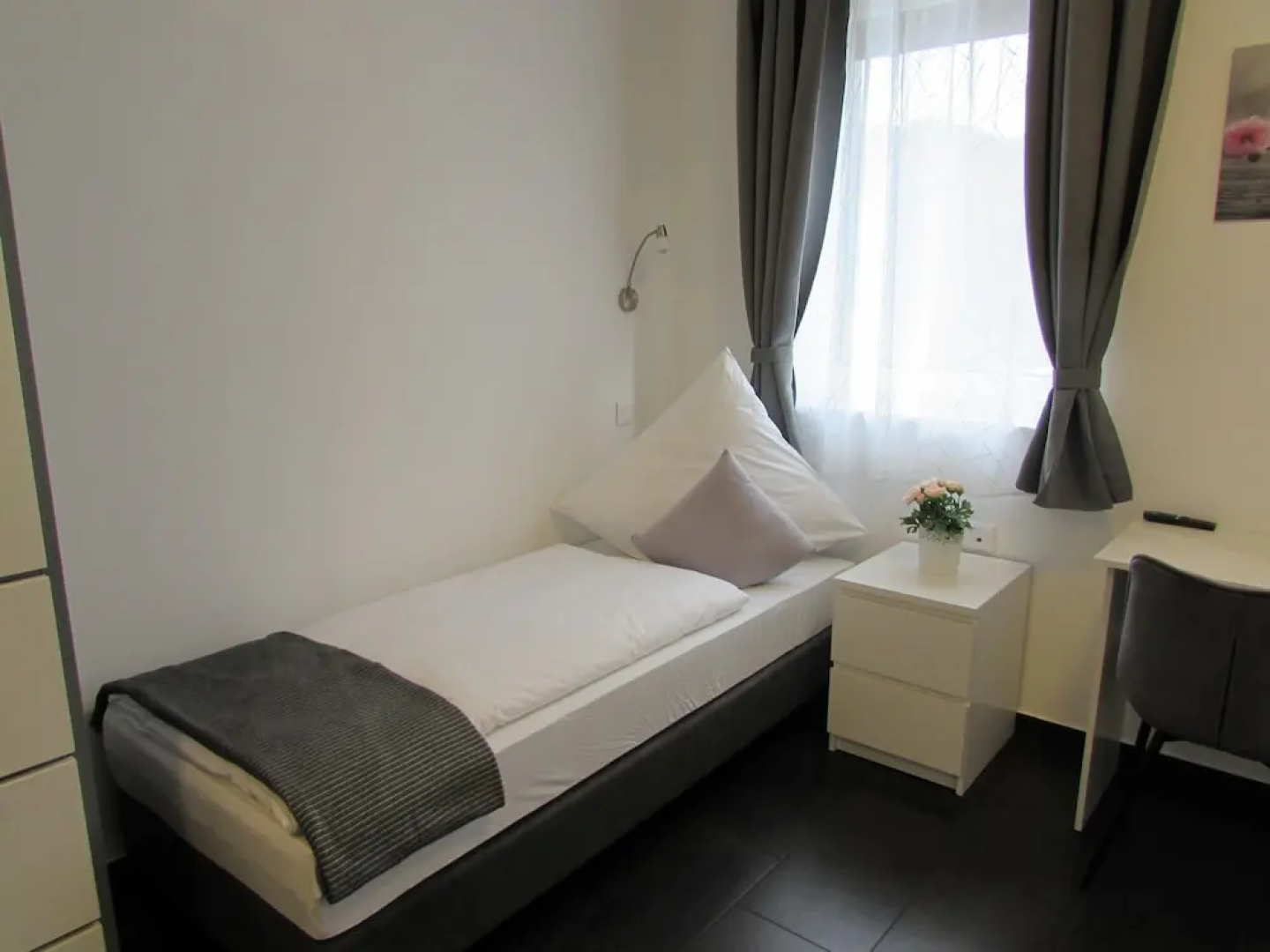 Hotel 201