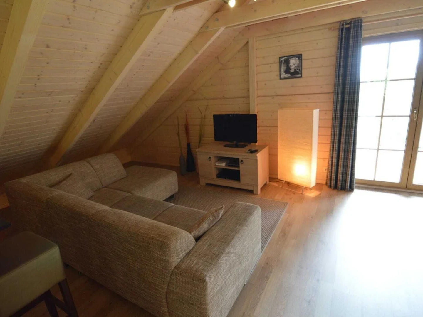 Cozy Chalet in Septon with Sauna and Jacuzzi