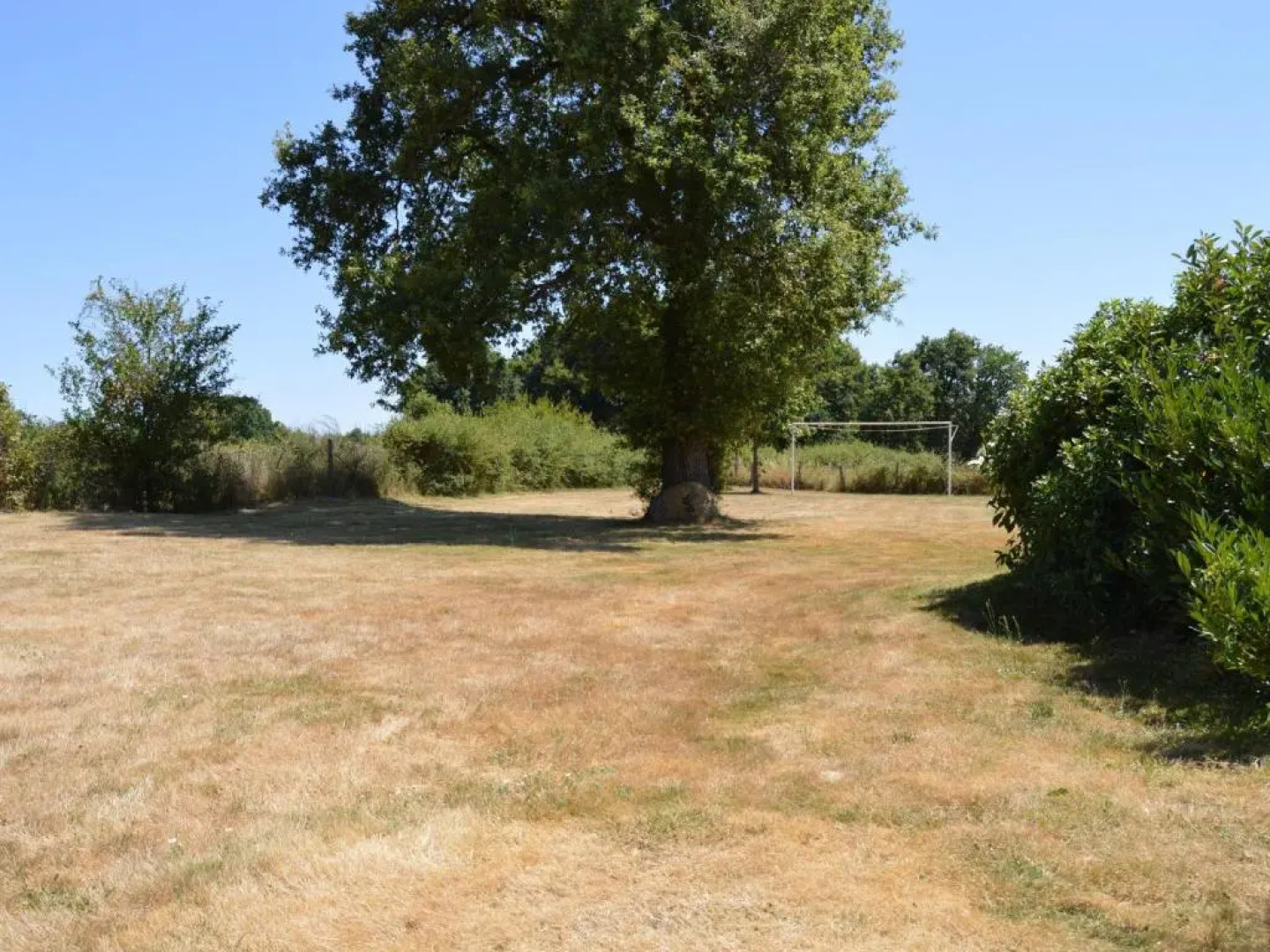 Gîte Bouesse, 7 pièces, 14 personnes - FR-1-591-9