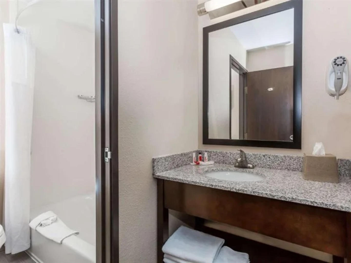 Super 8 By Wyndham Longmont/Twin Peaks