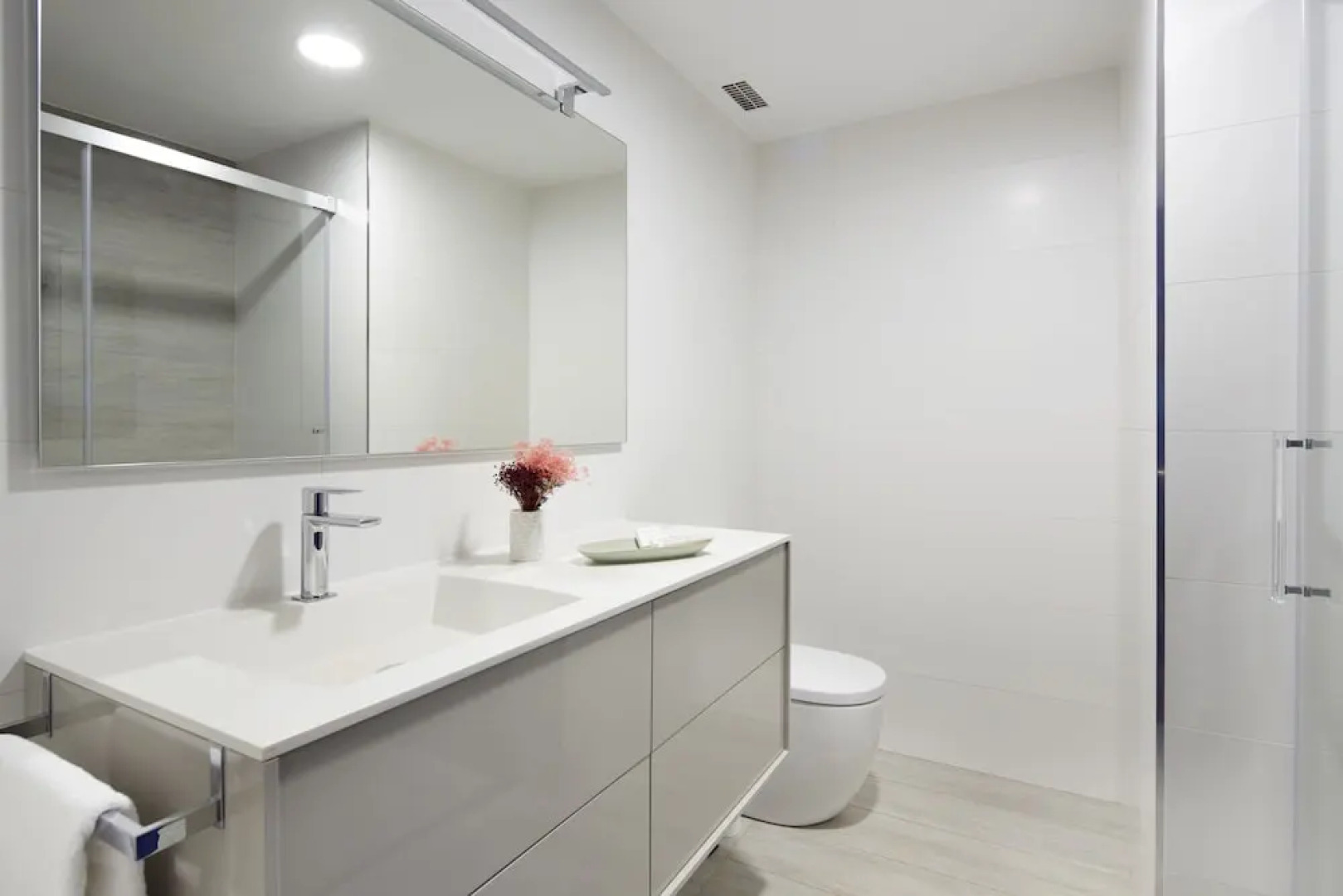 Miraconcha Terrace Apartment by FeelFree Rentals