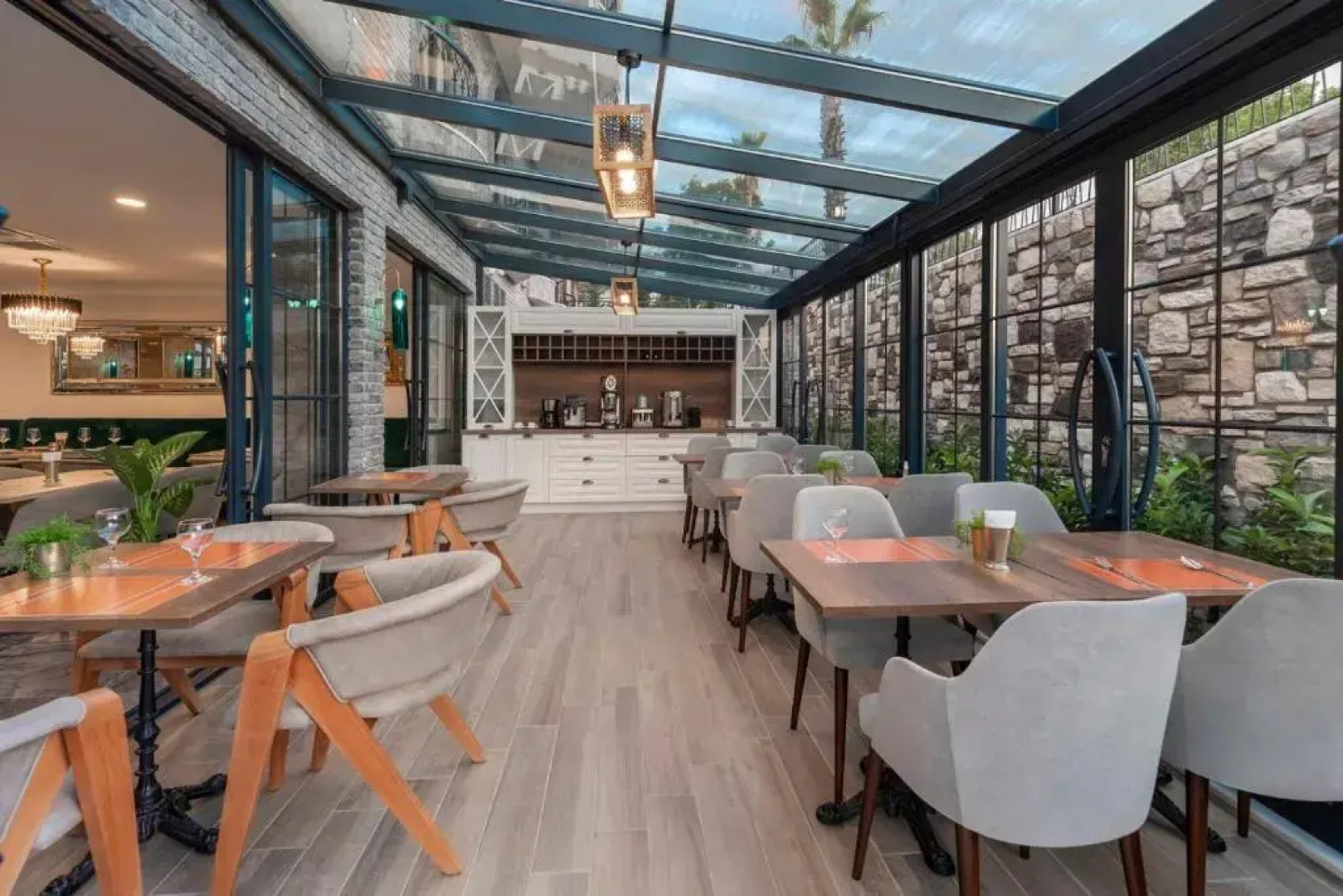 Lagun Castle Hotel&Spa