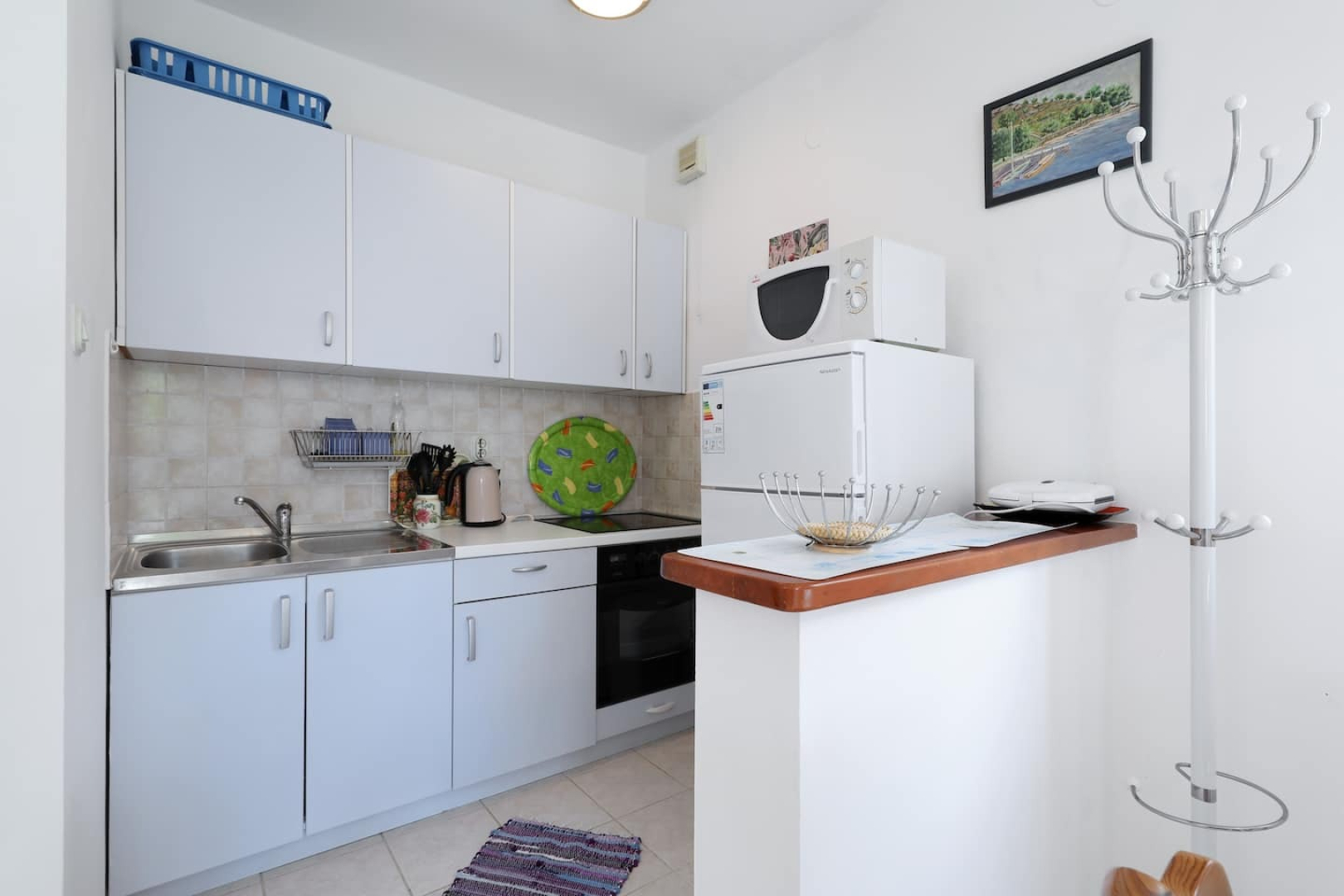 Apartment Djurdja - 20 m from beach : A2 Luka Murter, Island Murter