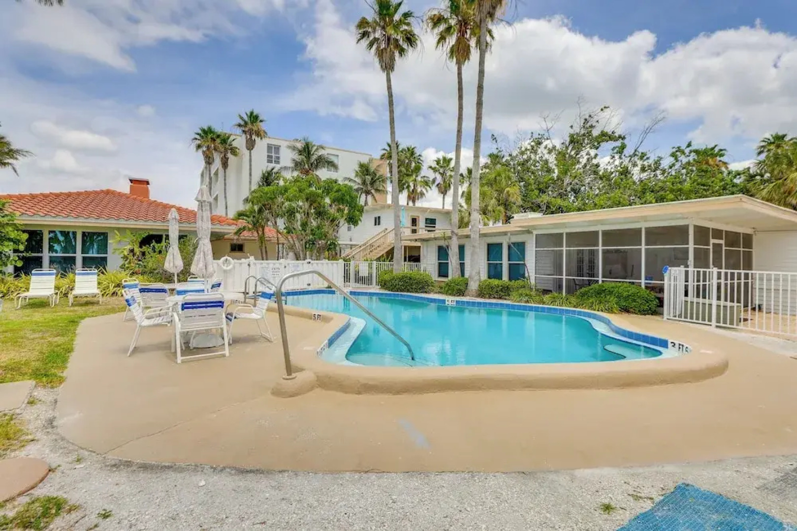 Beach & Pool Access: Gulf Coast Villa w/ Balcony