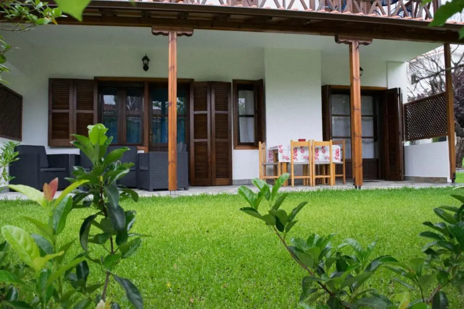 "The red kitchen" family house at kalyves