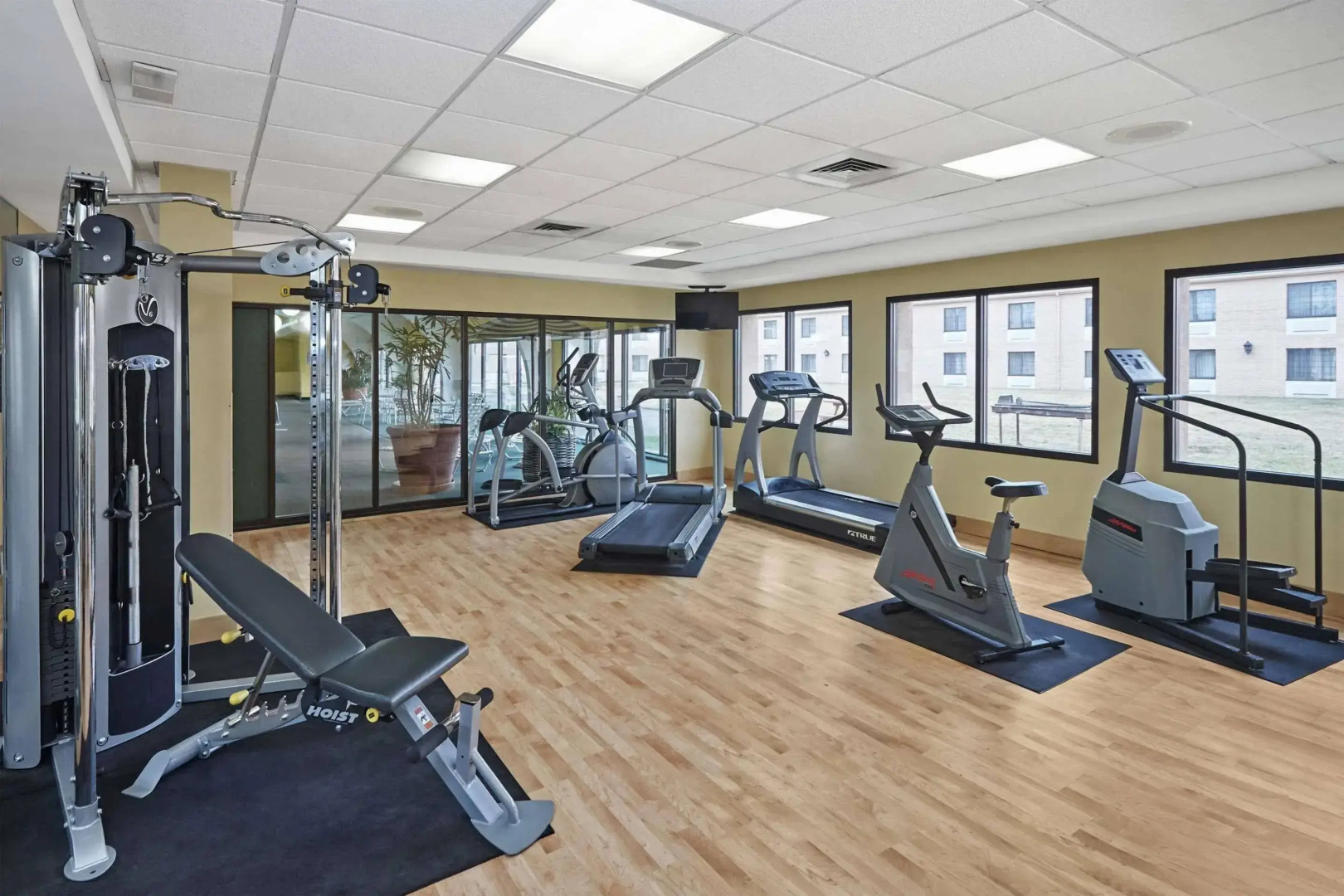 Howard Johnson Plaza Madison