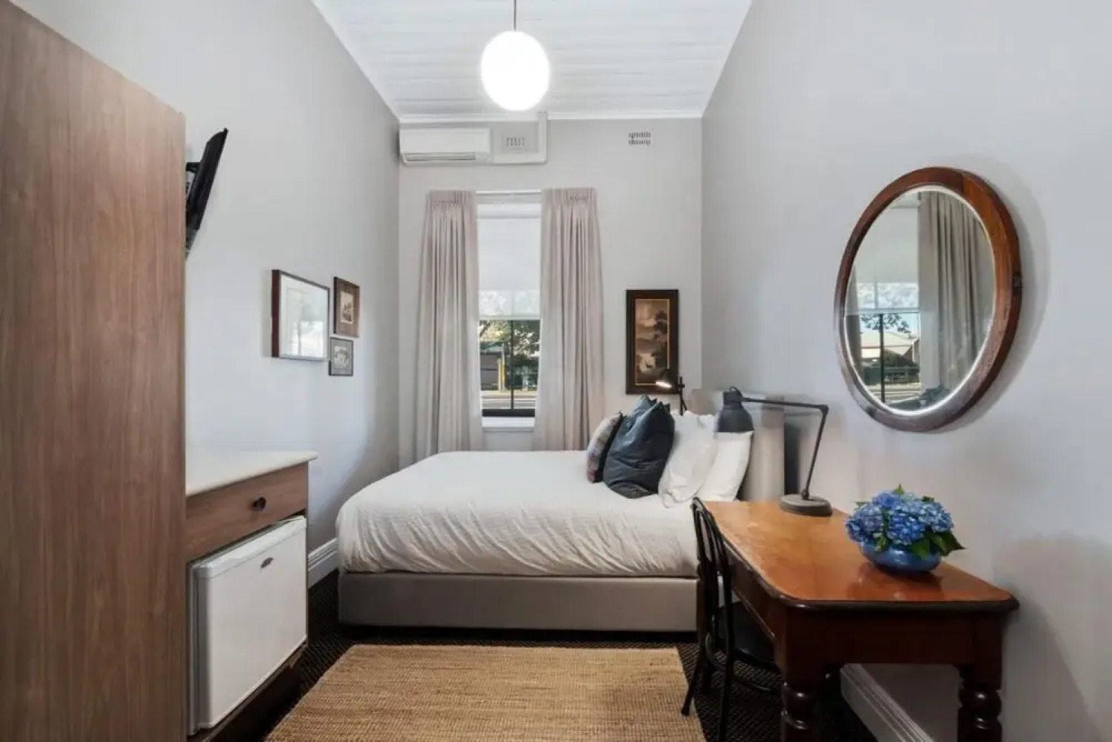 The Commercial Quarters