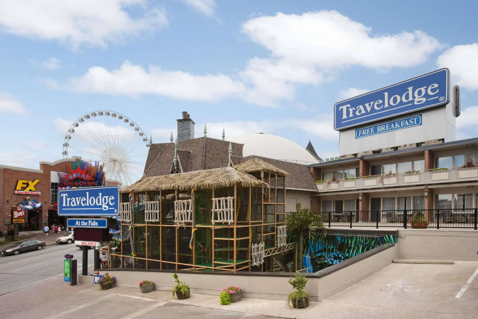 Travelodge by Wyndham Niagara Falls at the Falls