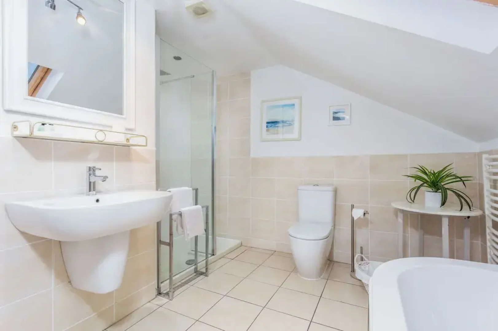 The Bradshaw - Donnini Apartments