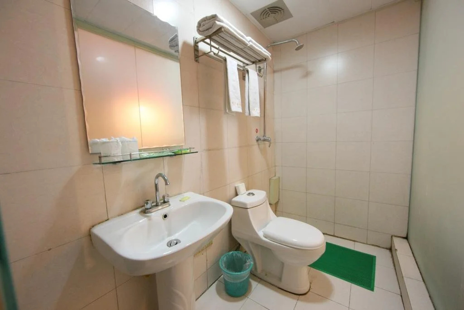 Guanquan Business Hotel