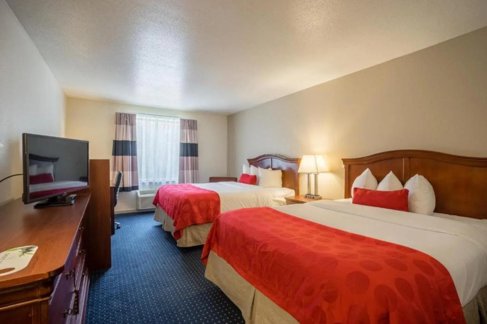 Cottonwood Suites Savannah Hotel & Conference Center