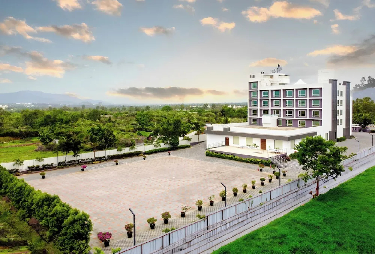 Effotel By Sayaji Sarola