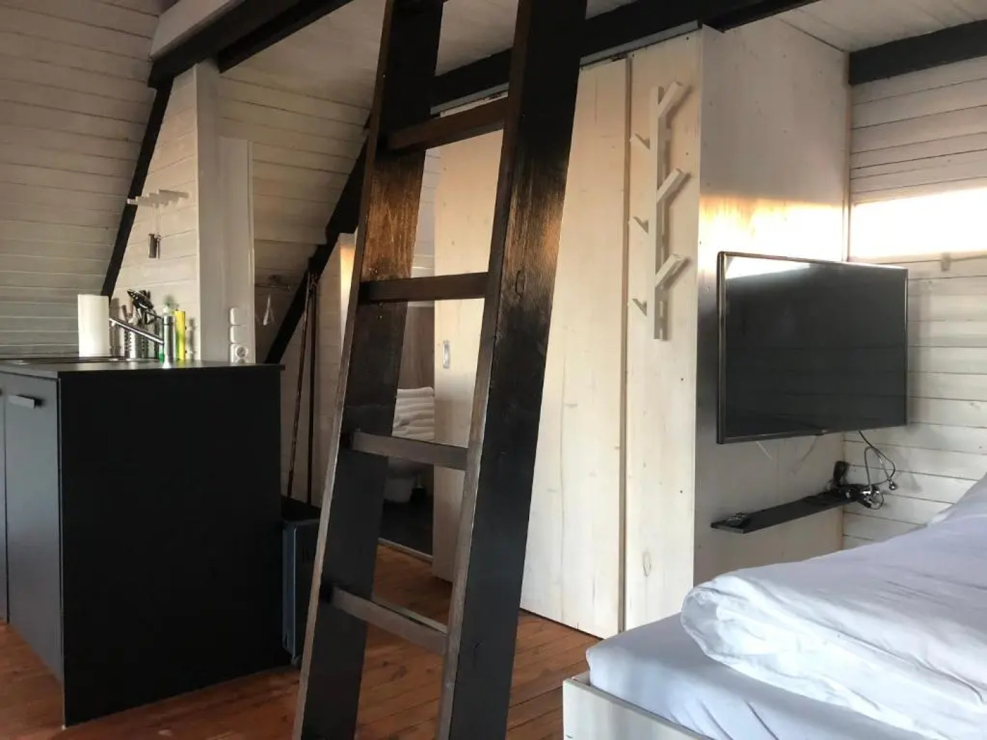 Mountains And Lakes - Romantika 5 Beach Bungalow