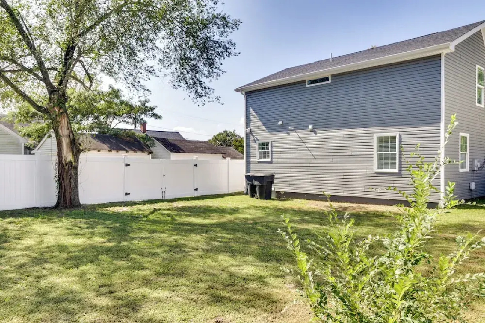 Updated Home - Walk to Salisbury University!