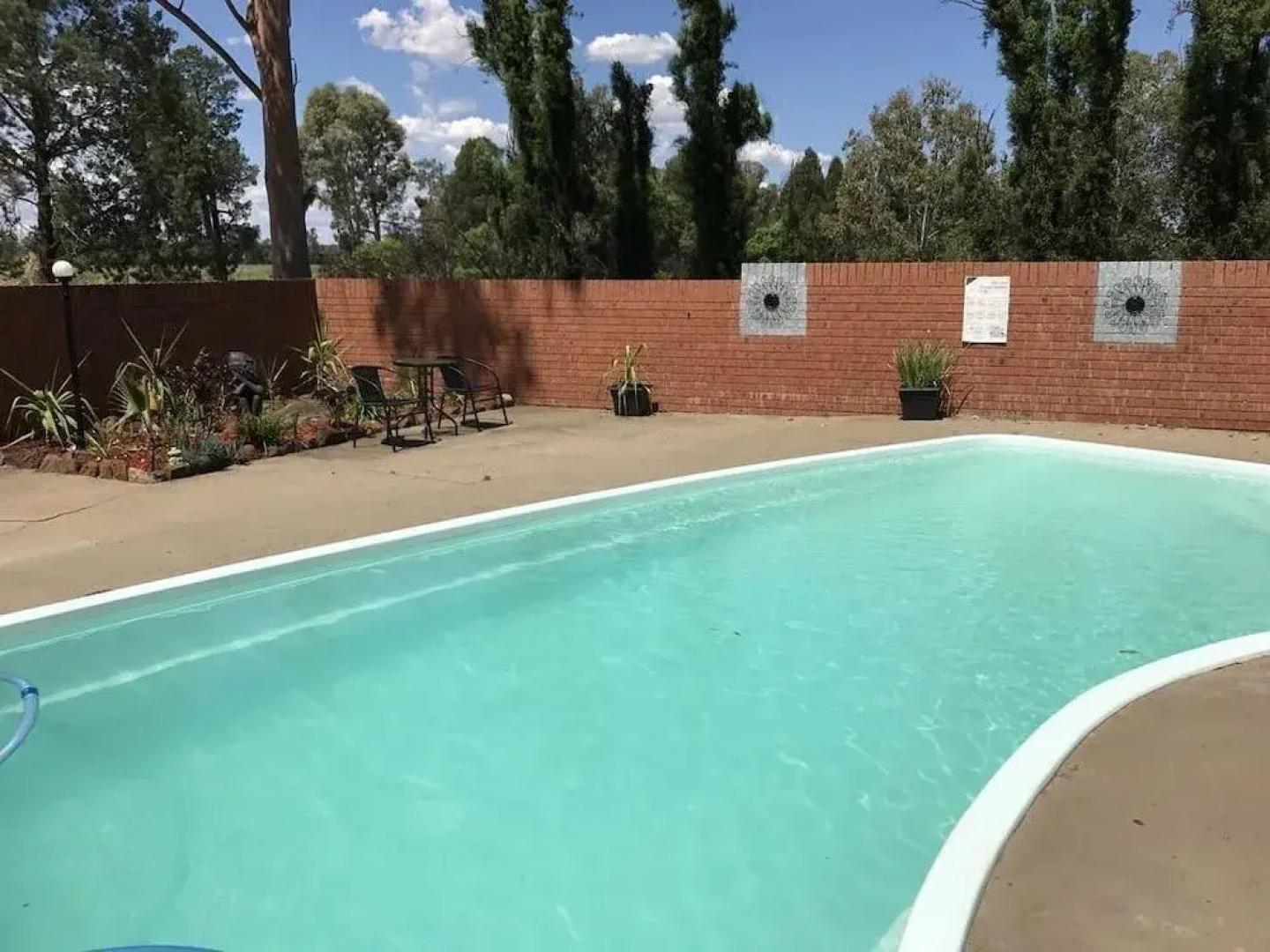 Castlereagh Motor Inn