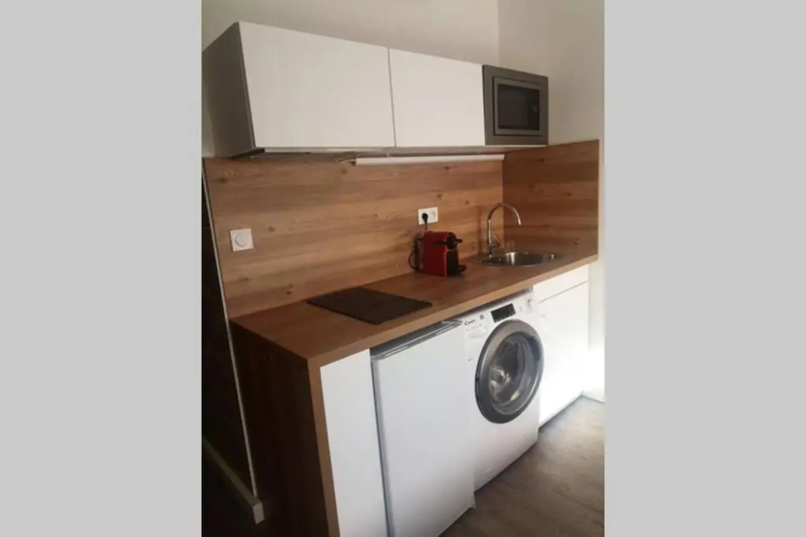 Appartement design tout confort (parking gratuit)