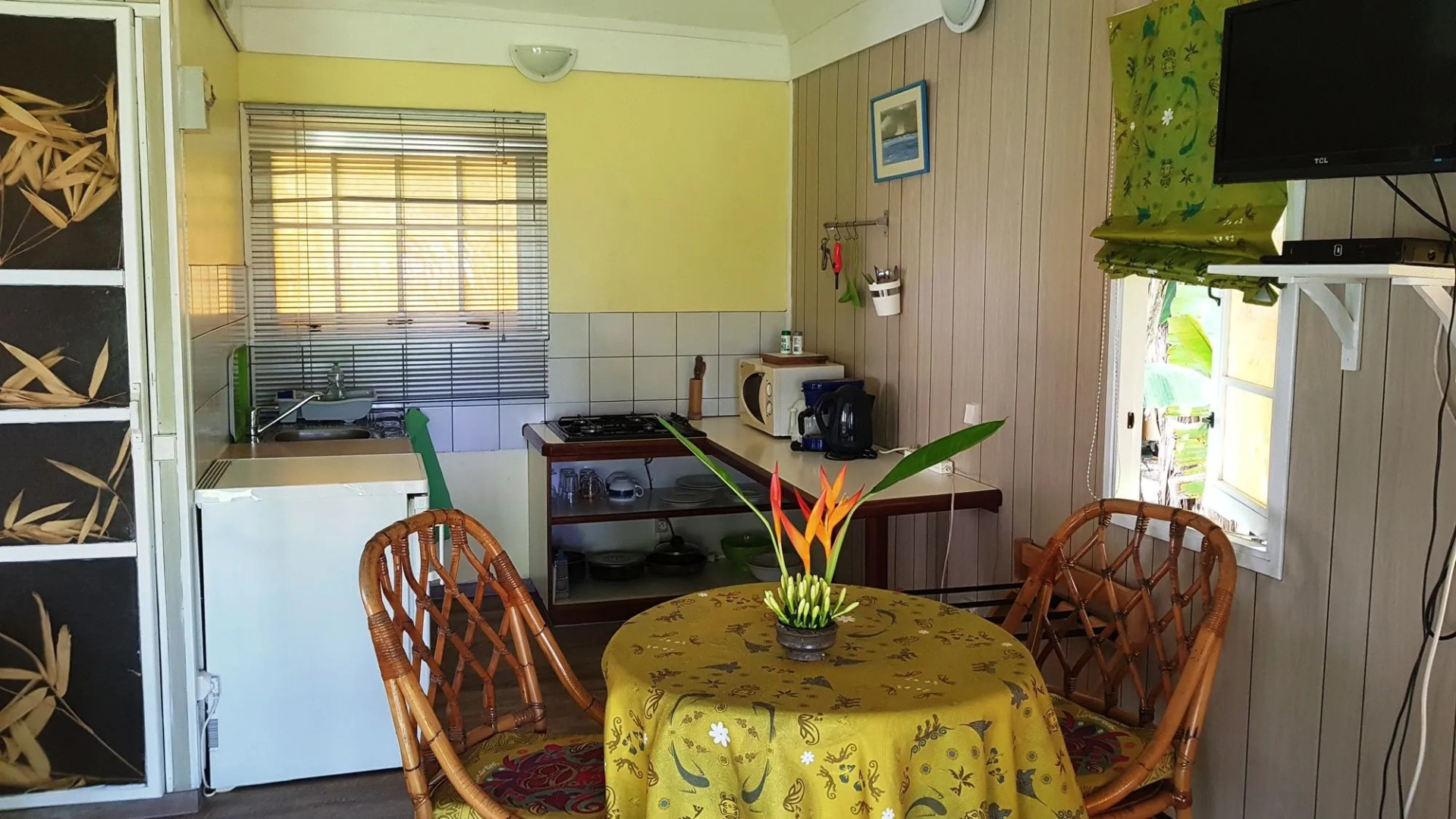 Linareva Moorea Beach Resort