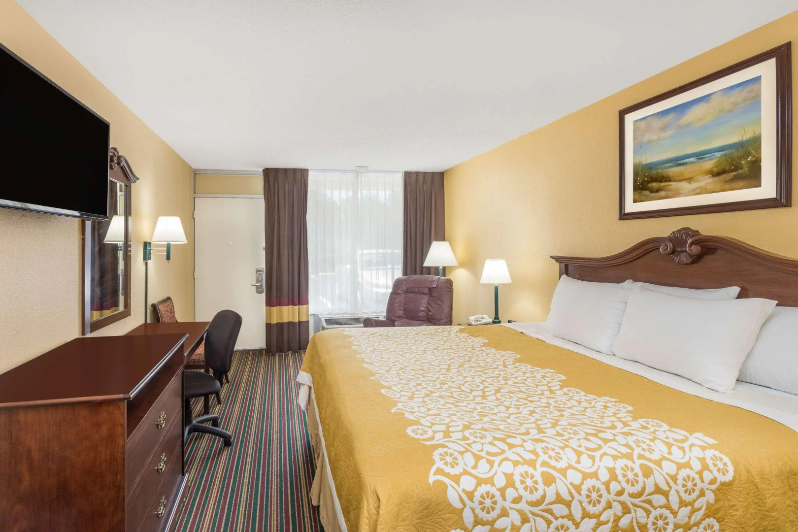 Days Inn Charleston Patriots Point