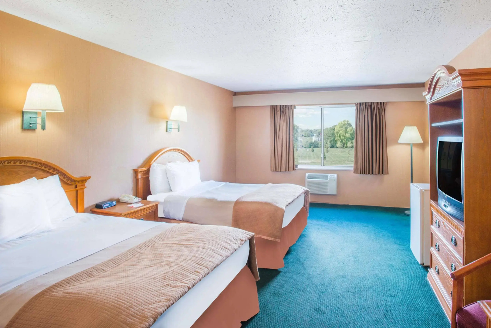 Howard Johnson Closest to the Falls and Casino