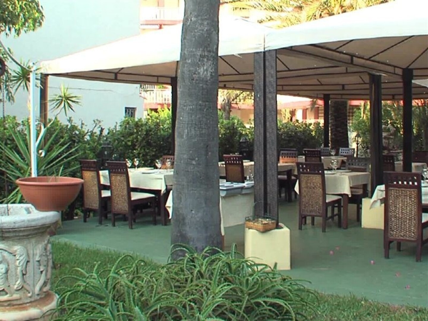 Apartamentos La Racona