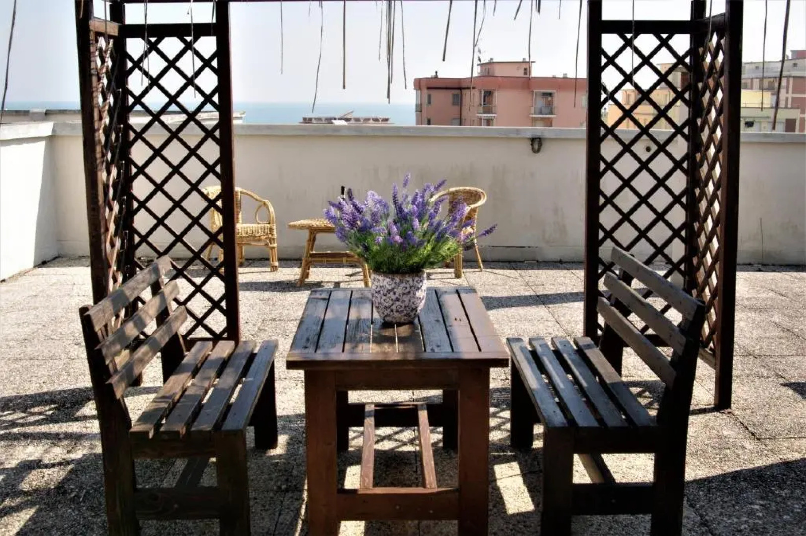 ELENA ATTICO con TERRAZZA, SOLARIUM VISTA MARE e piscina condominiale