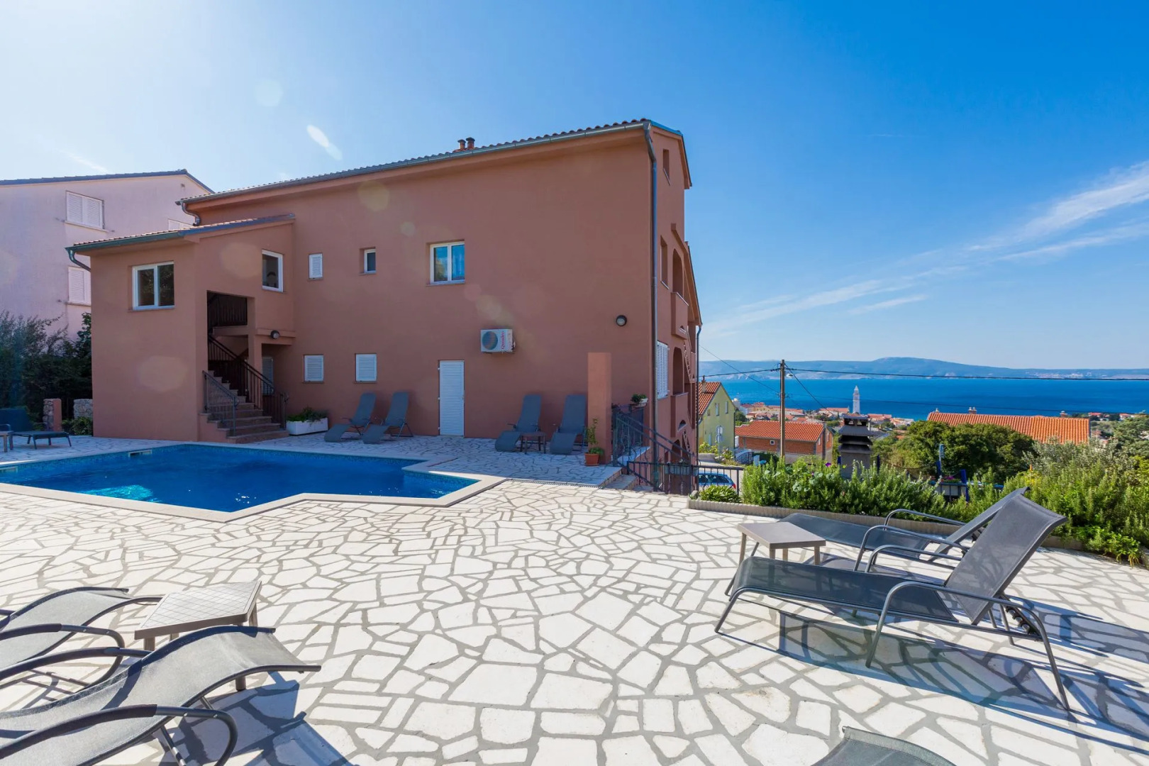 Apartment Tomica - open pool: A4 dvoetažni Novi Vinodolski, Riviera Crikvenica