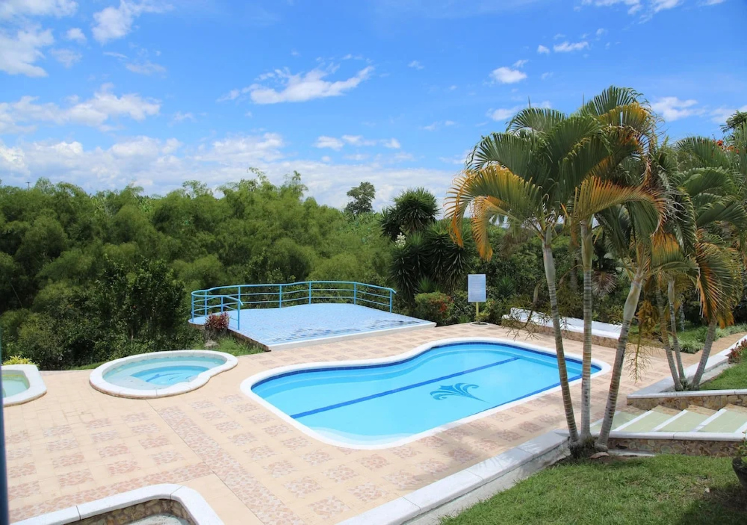 BRUGMANSIA country hotel