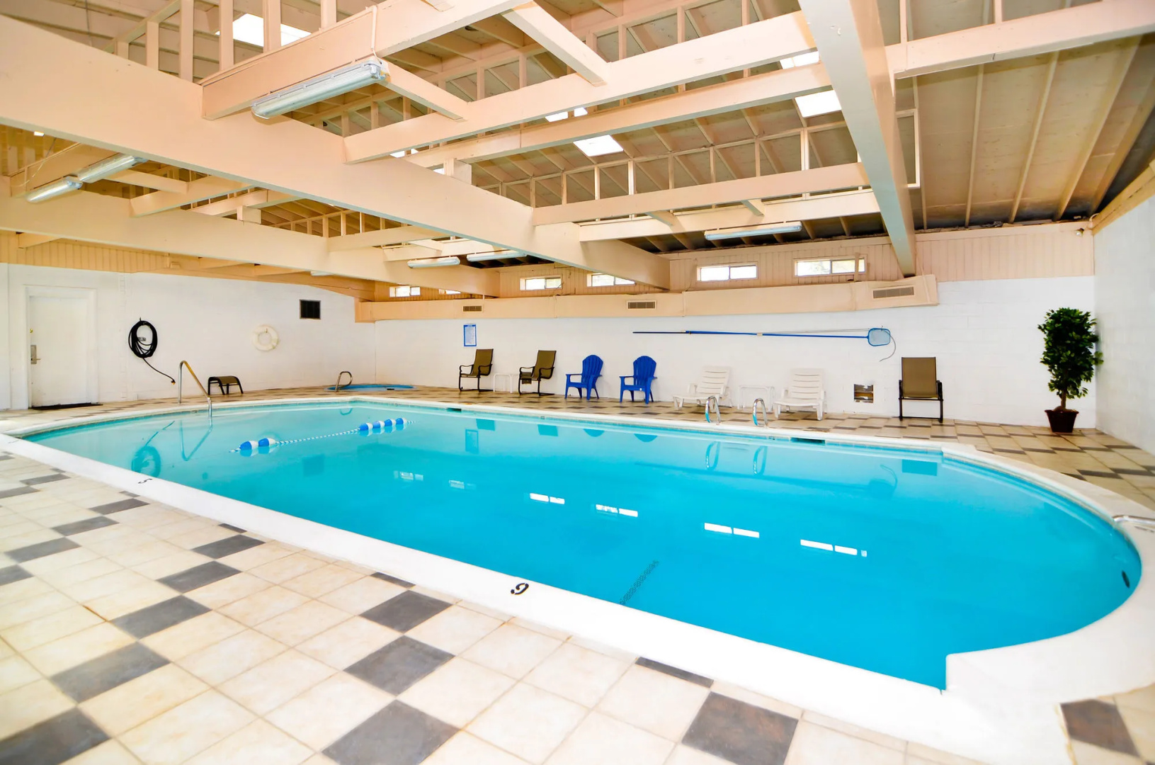 Rodeway Inn & Suites
