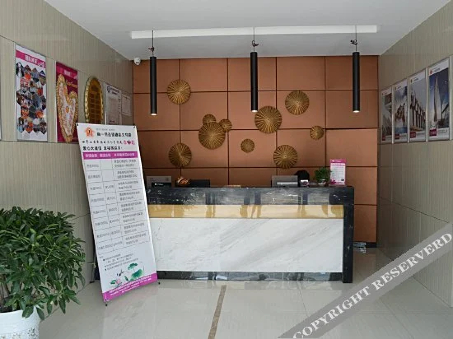 SET Chain Hotel (Xiangyang Yiwu Trade City)