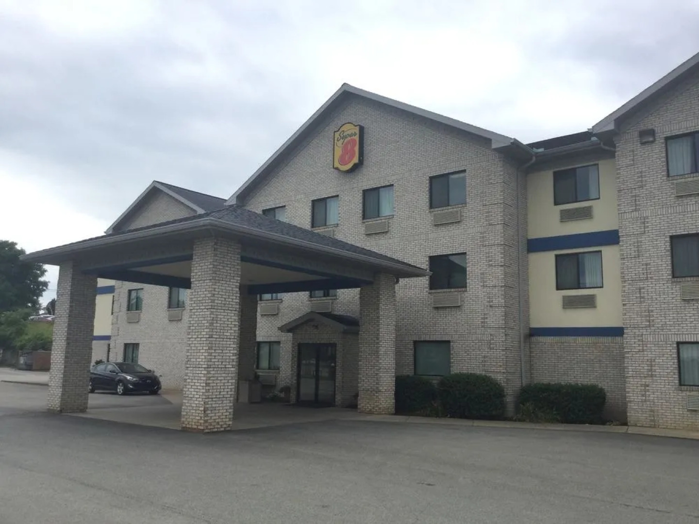 Super 8 Uniontown PA