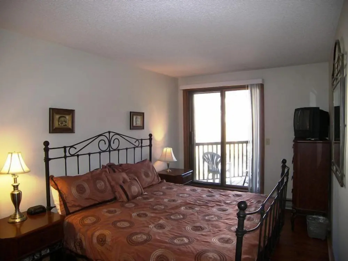 FP202S Foxpine Inn by RedAwning