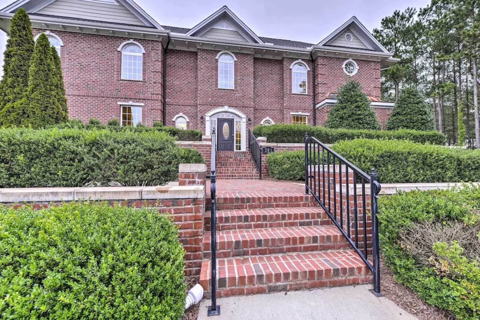 Resort-style Condo on Golf Course w/ Private Pool!
