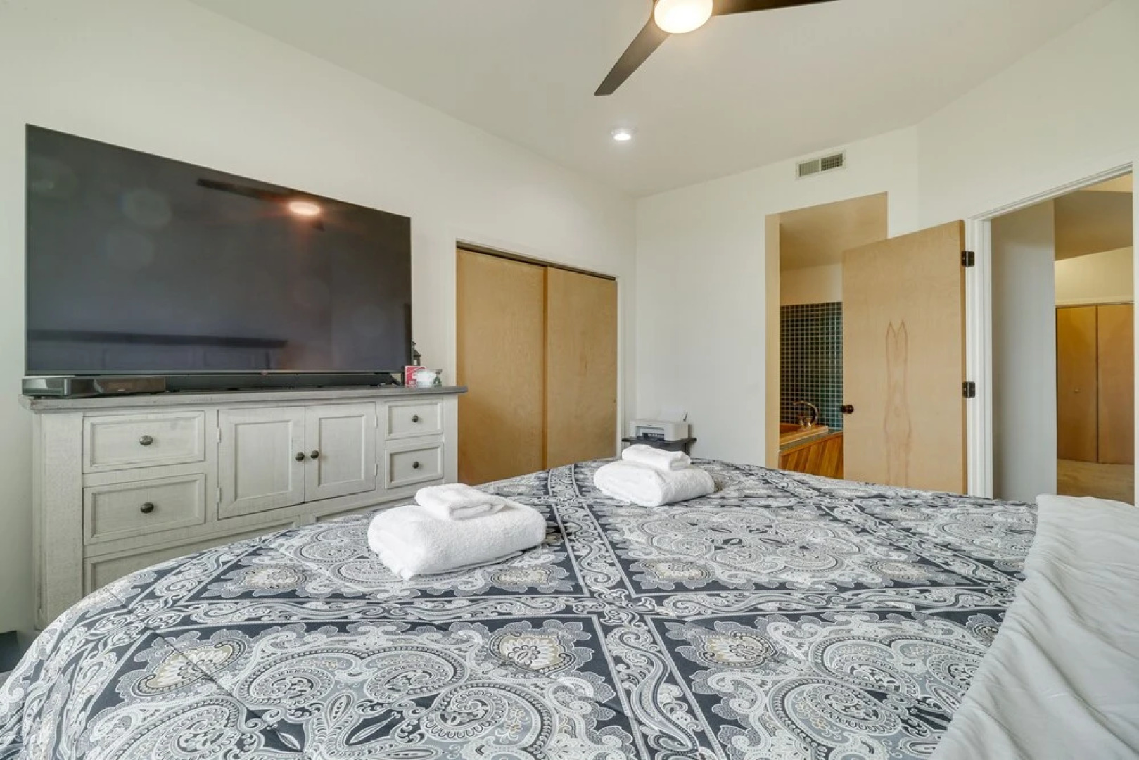 All-season Fun! Wintergreen Resort Condo w/ Views