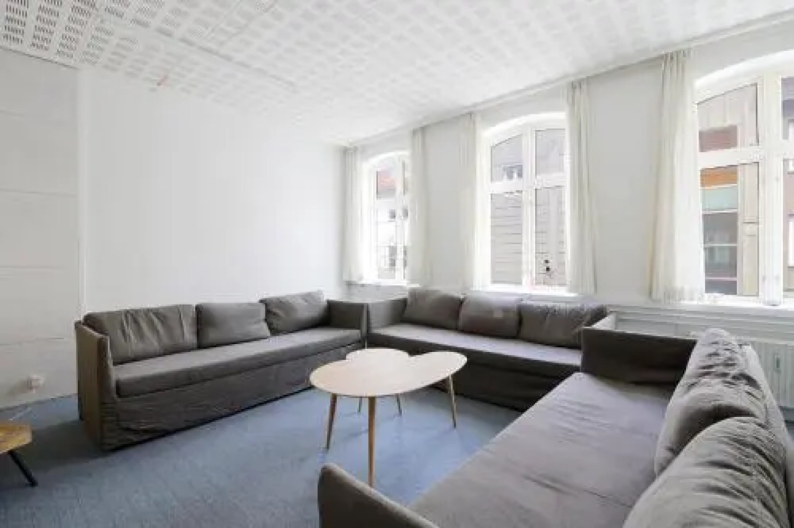 Kongensgade 32. 1 floor to the right