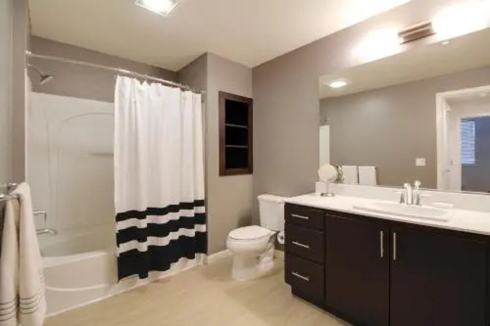 Urban Flat Apartments @ San Mateo