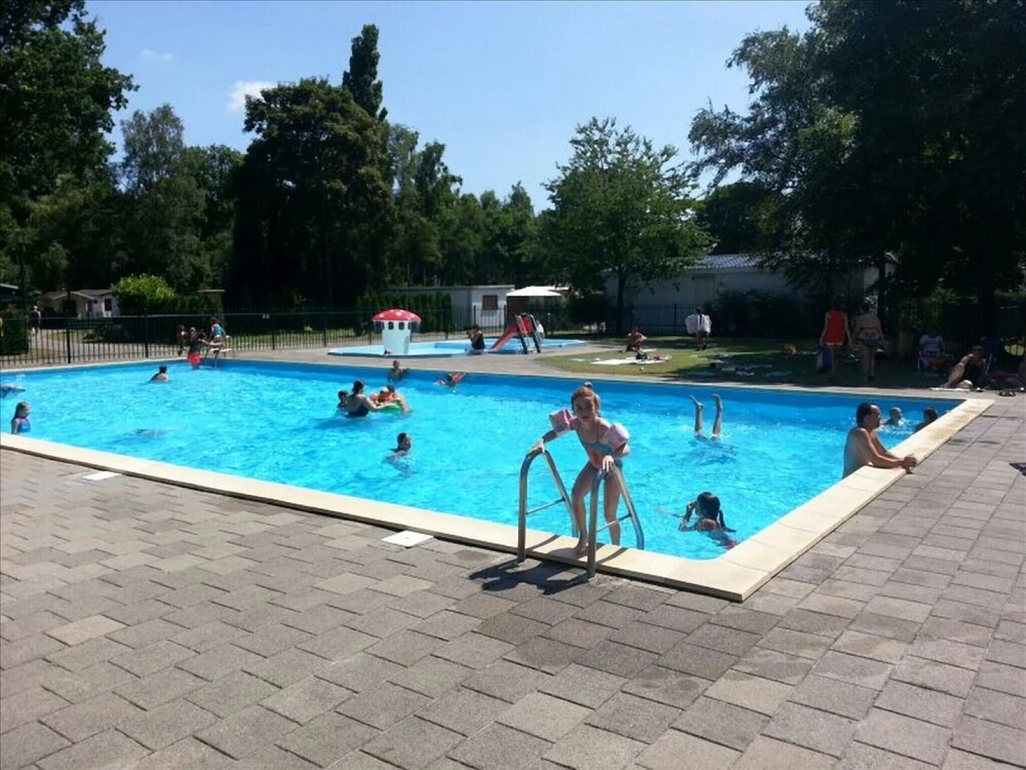 Beautiful Chalet in Gilze en Rijen by the Forest